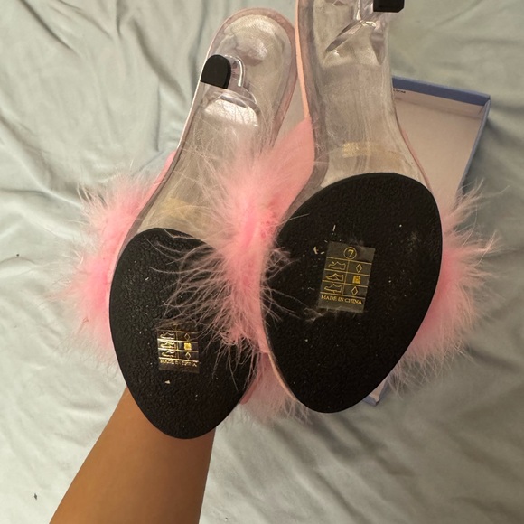 Pink Feathered Lingerie Set - Picture 13 of 16